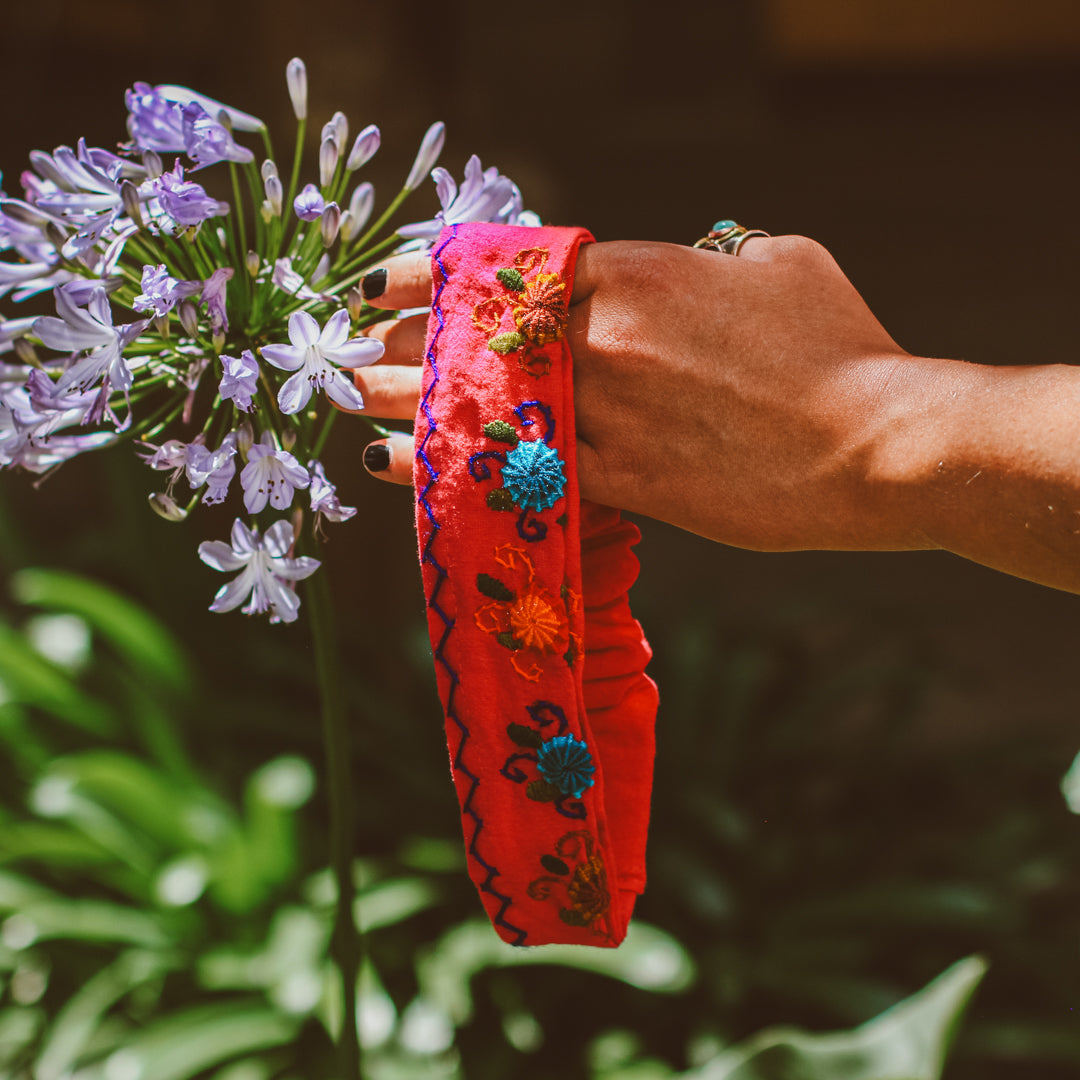 Diadema floral - tejida a mano
