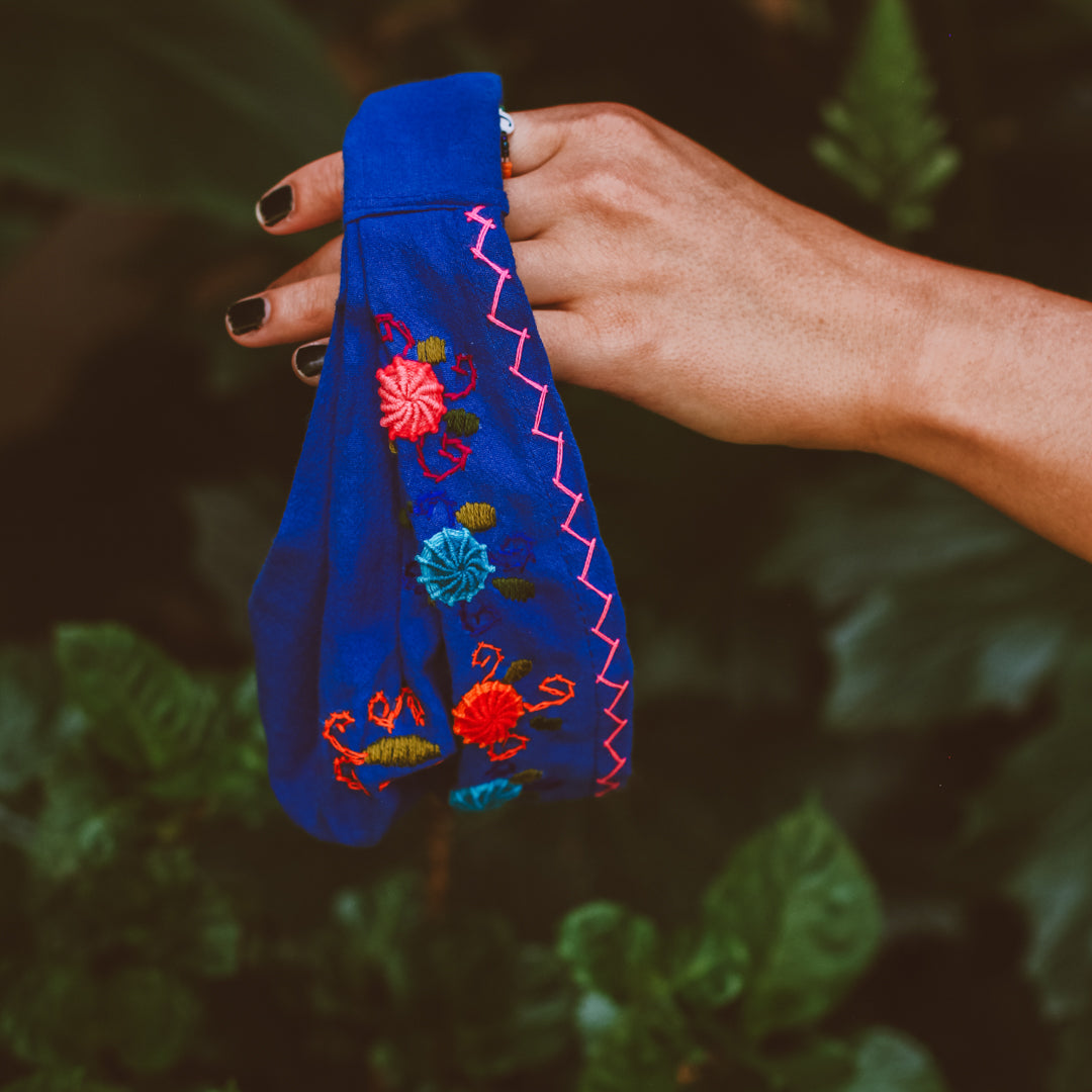 Diadema floral - tejida a mano