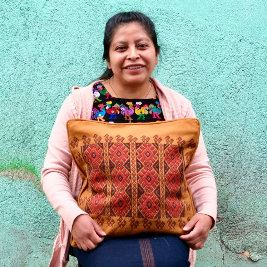 Cojín – Flores y Pájaros Mayas