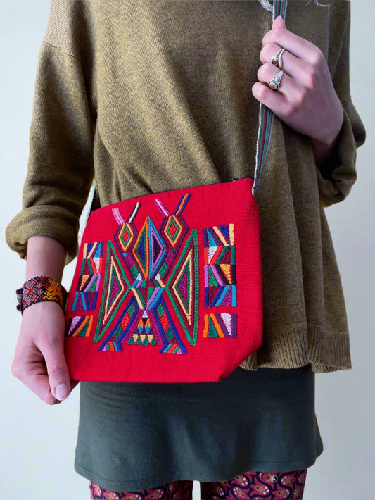 Handwoven Ixkot Shoulder Bag – Traditional Maya Textile from Quiché